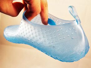 Individual shoes for public places to prevent the appearance of plantar warts